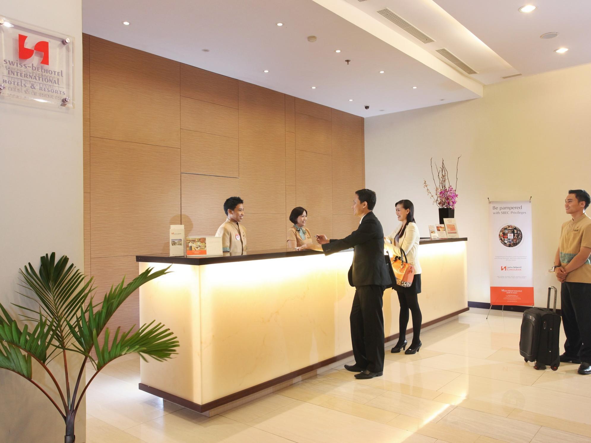 Swiss-Belinn Pangkalan Bun Exterior photo