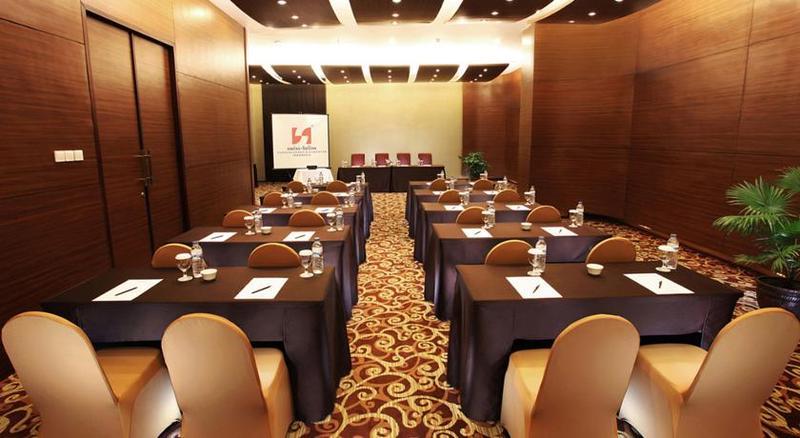 Swiss-Belinn Pangkalan Bun Exterior photo