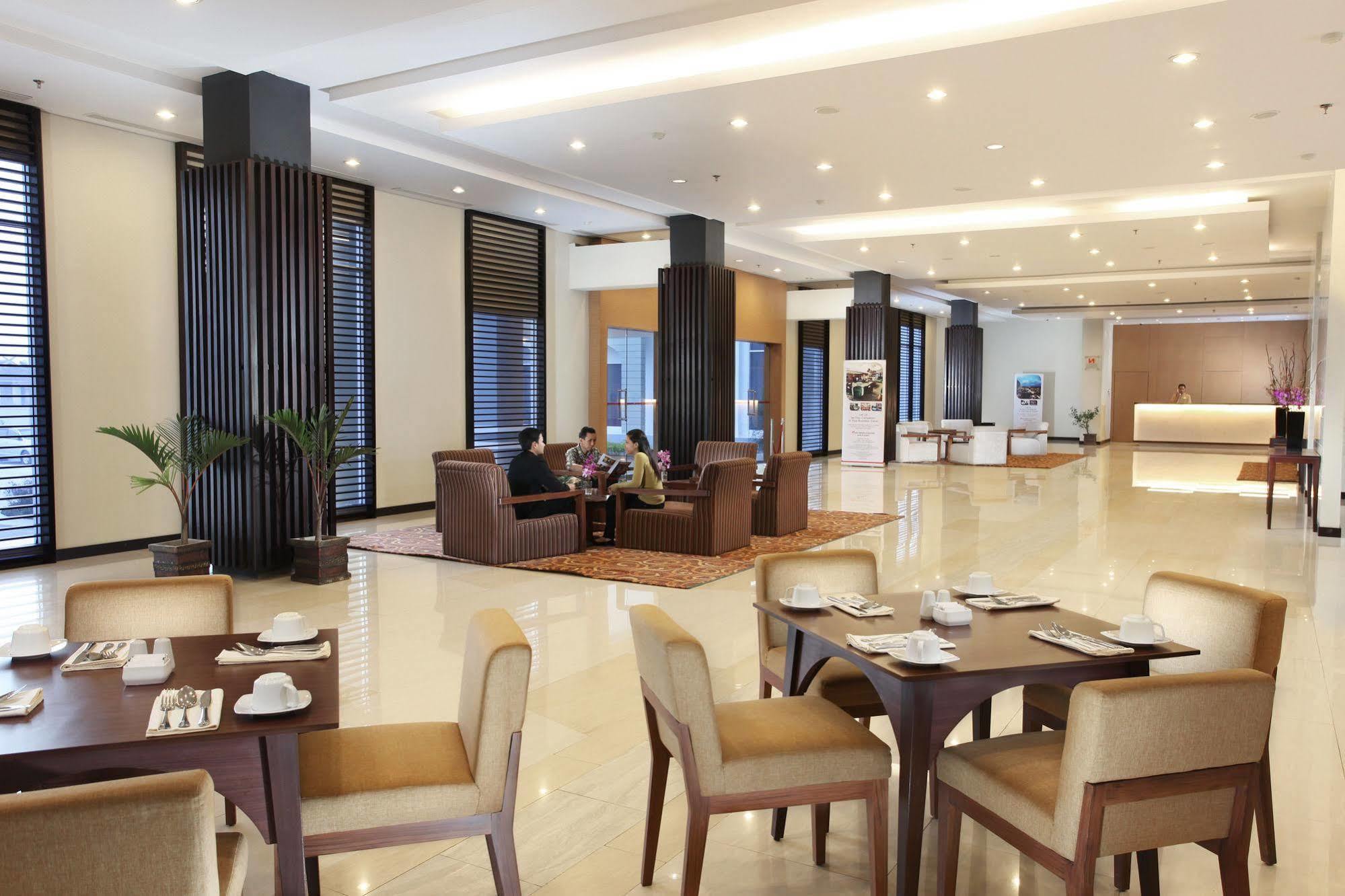 Swiss-Belinn Pangkalan Bun Exterior photo