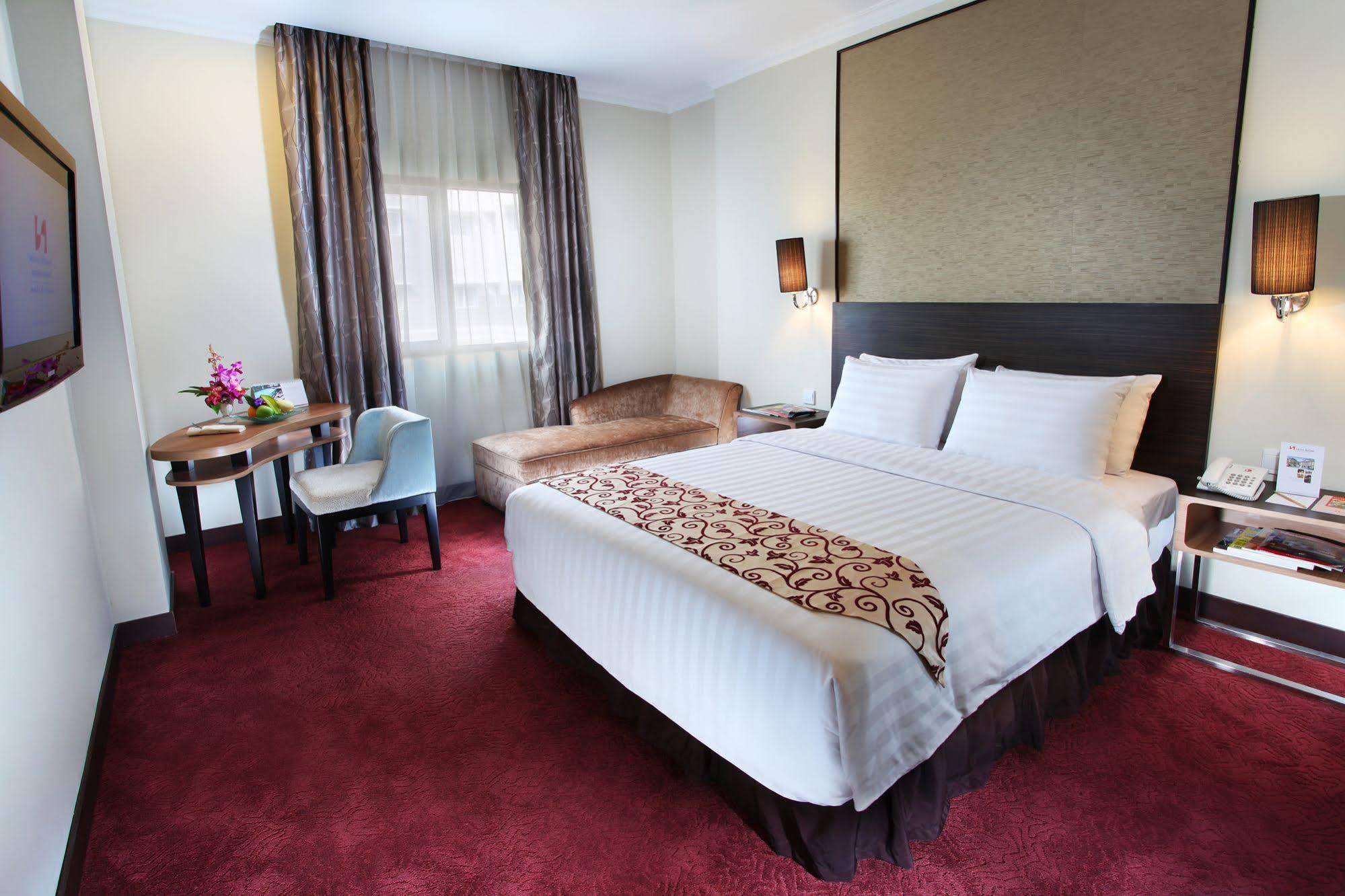 Swiss-Belinn Pangkalan Bun Exterior photo